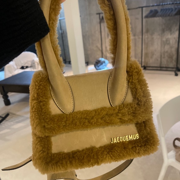 Purse - Picture 1 of 4